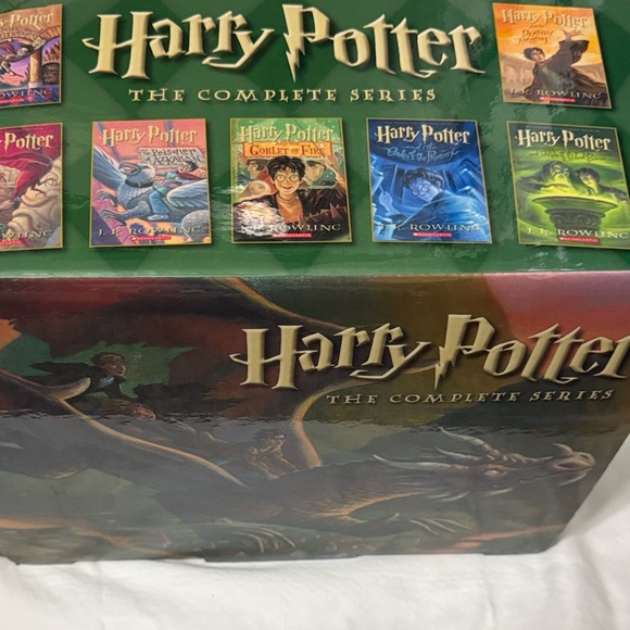 Harry Potter Complete Series Box Set Paperback with Colorful Covers - Picture 3 of 10